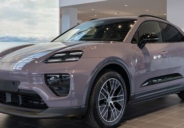 Porsche Macan 9.900 km 98.096 &euro; Göppingen 73037