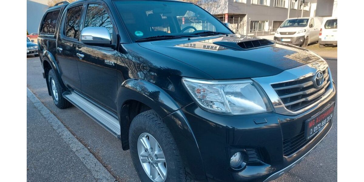 Toyota Hilux 282.524 km 15.300 &euro; Fellbach 70736