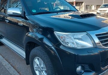Toyota Hilux 282.524 km 15.999 &euro; Fellbach 70736