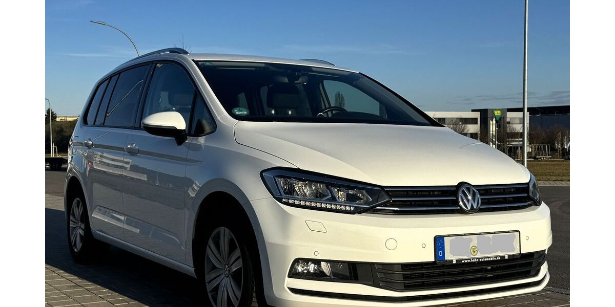 VW Touran 67.000 km 21.500 &euro; Fellbach 70736