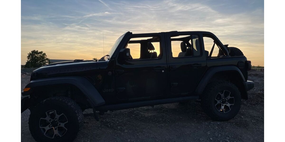 Jeep Wrangler 95.000 km 41.499 &euro; Stuttgart 70565