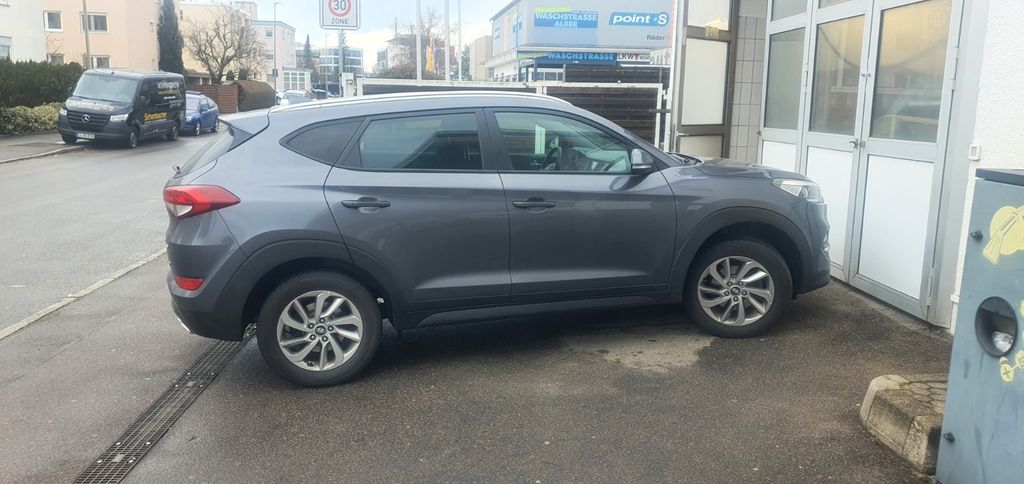 Hyundai TUCSON 98.000 km 12.500 &euro; Filderstad 70794