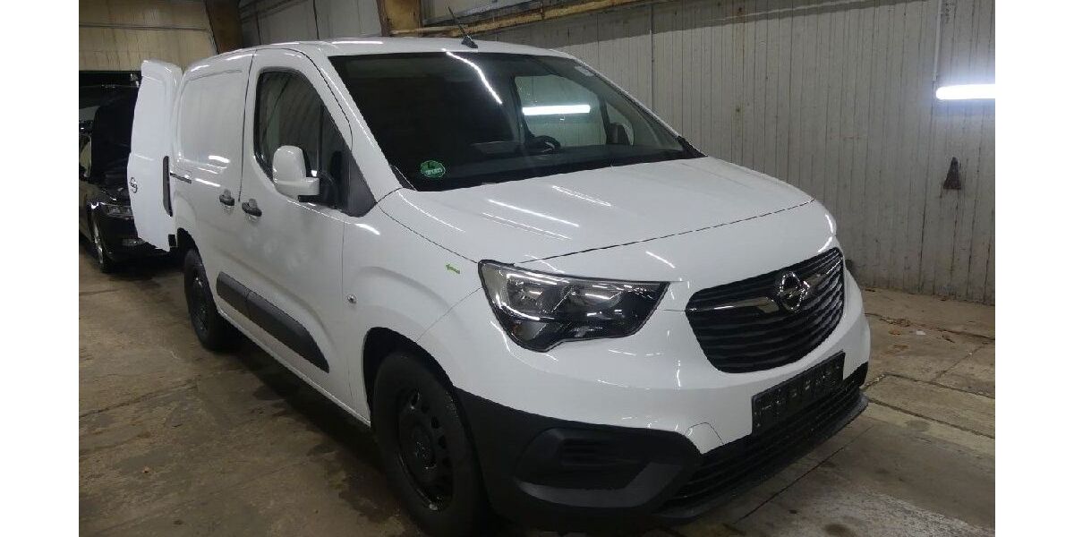 Opel Combo 87.000 km 9.999 &euro; Ditzingen 71254