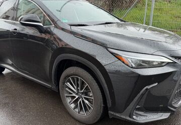 Lexus NX 350h 125.000 km 33.999 &euro; Ditzingen 71254