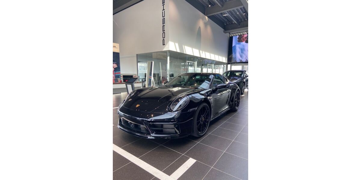 Porsche 992 12.800 km 183.000 &euro; Nürtingen 72622