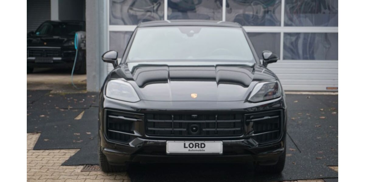 Porsche Cayenne 9.900 km 105.790 &euro; Stuttgart 70499