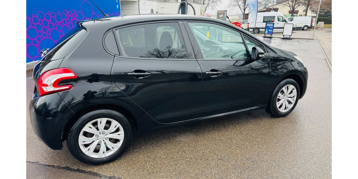 Peugeot 208 60.000 km 5.499 &euro; Filderstadt 70794