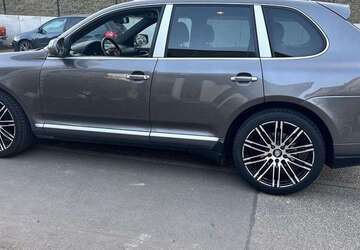 Porsche Cayenne 215.600 km 11.890 &euro; Leonberg 71229
