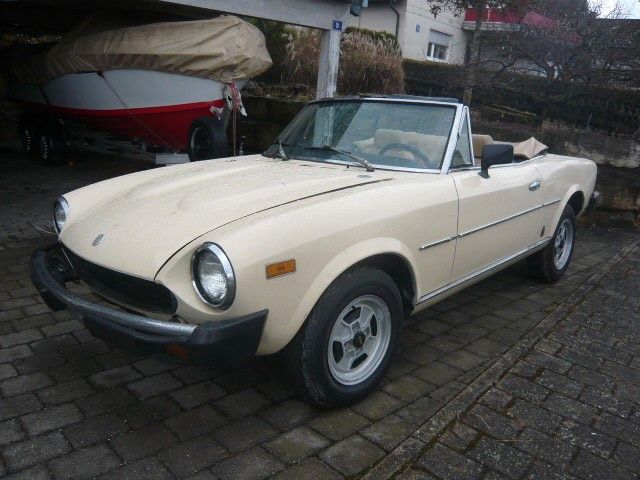 Fiat 124 Spider 57.383 km 10.900 &euro; Uhingen 73066