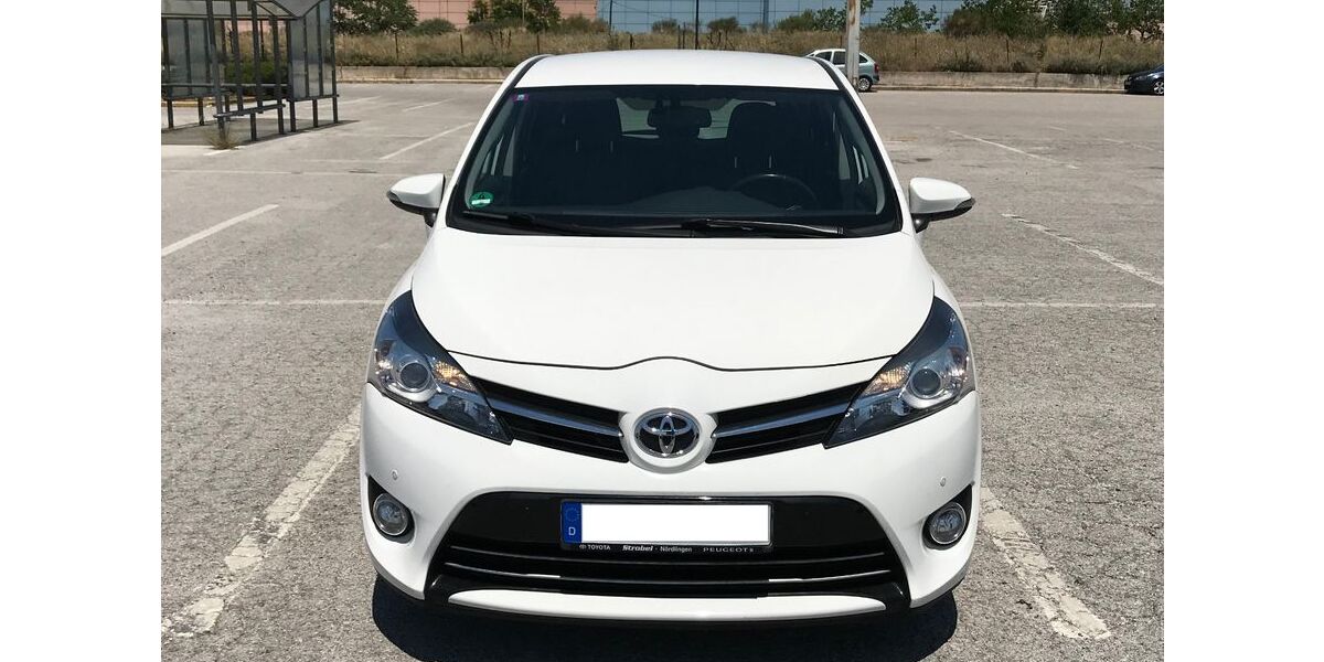 Toyota Verso 148.055 km 9.000 &euro; Korntal-Münchingen 70825