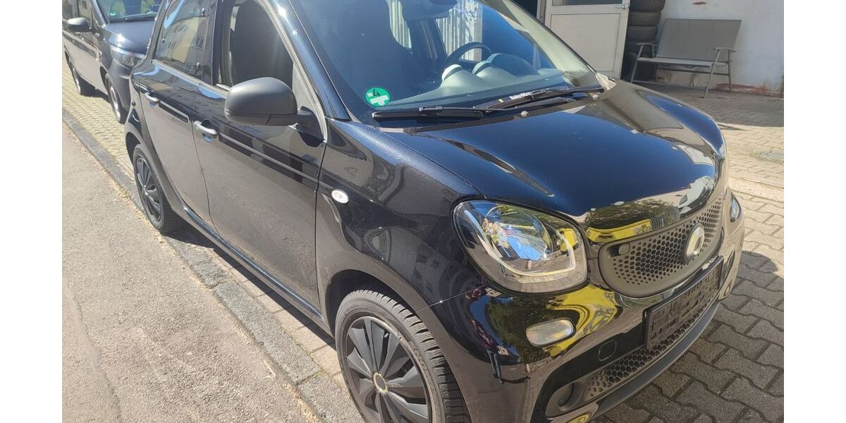 Smart ForFour 81.412 km 7.399 &euro; Stuttgart 70327