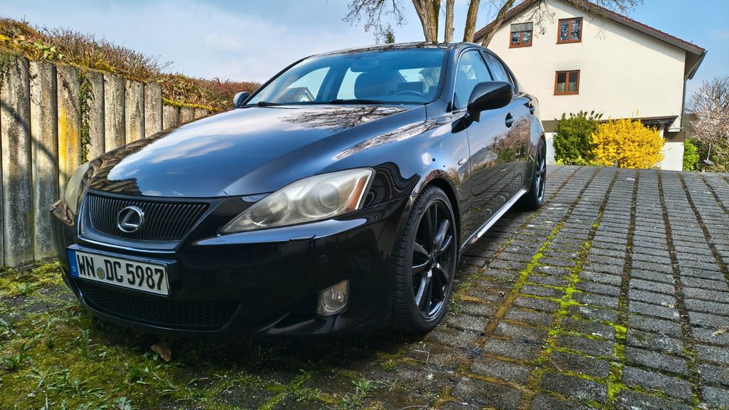 Lexus IS 250 243.294 km 5.300 &euro; Plüderhausen 73655