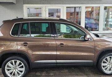 VW Tiguan 122.300 km 9.900 &euro; Stuttgart 70469