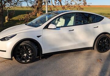 Tesla Model Y 37.500 km 33.900 &euro; Remseck am Neckar 71686