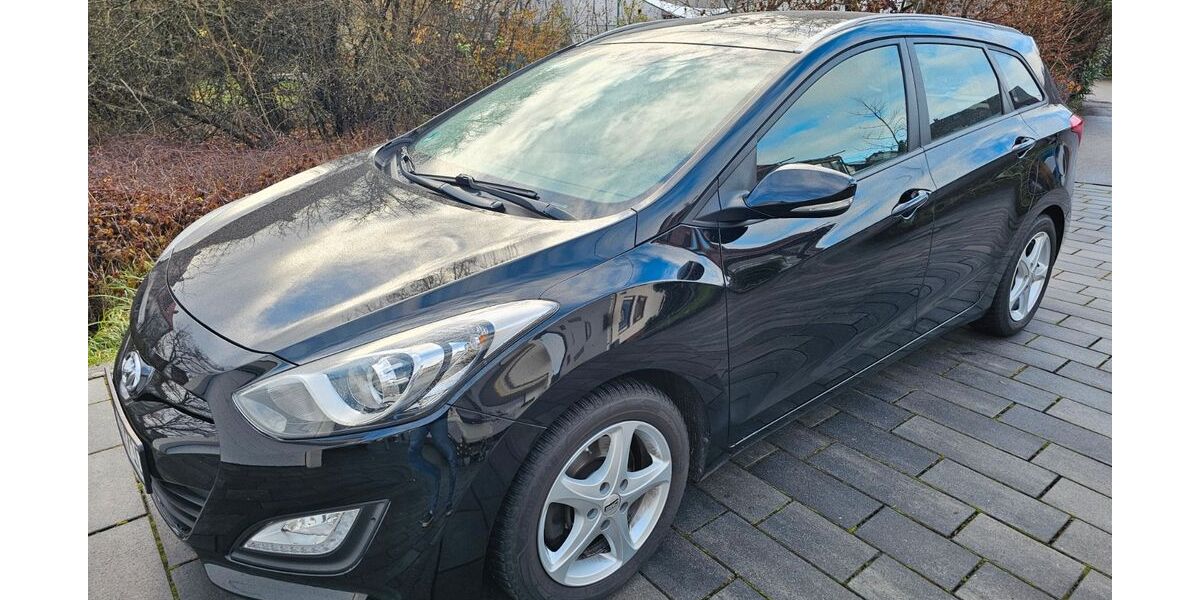 Hyundai i30 153.000 km 5.500 &euro; Nürtingen 72622