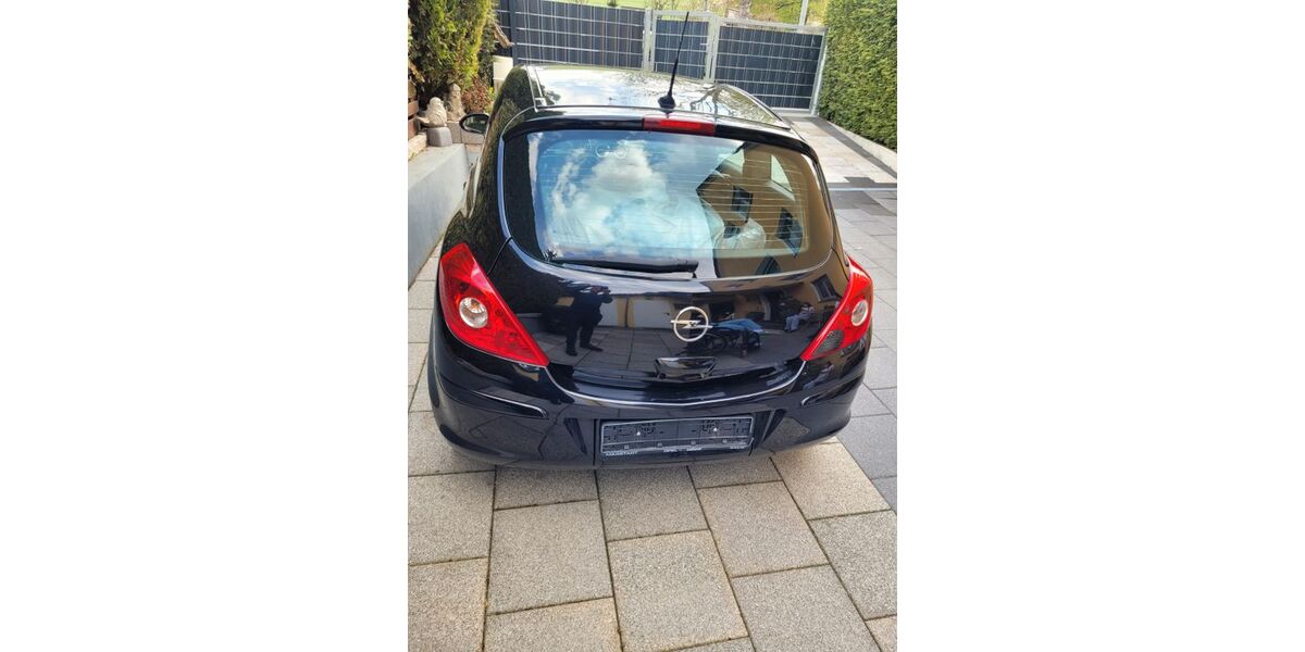 Opel Corsa 128.785 km 2.990 &euro; Stuttgart 70437