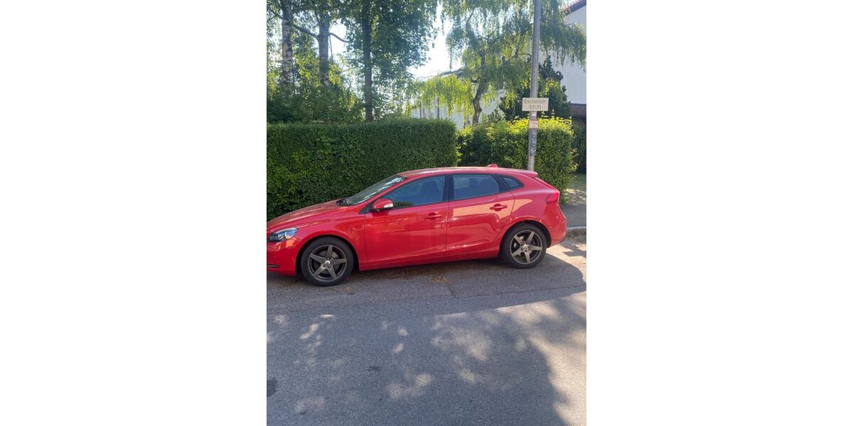 Volvo V40 29.500 km 14.500 &euro; Göppingen 73037