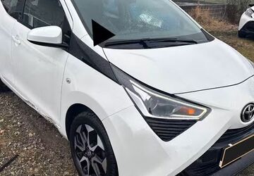Toyota Aygo (X) 107.000 km 7.550 &euro; Ditzingen 71254
