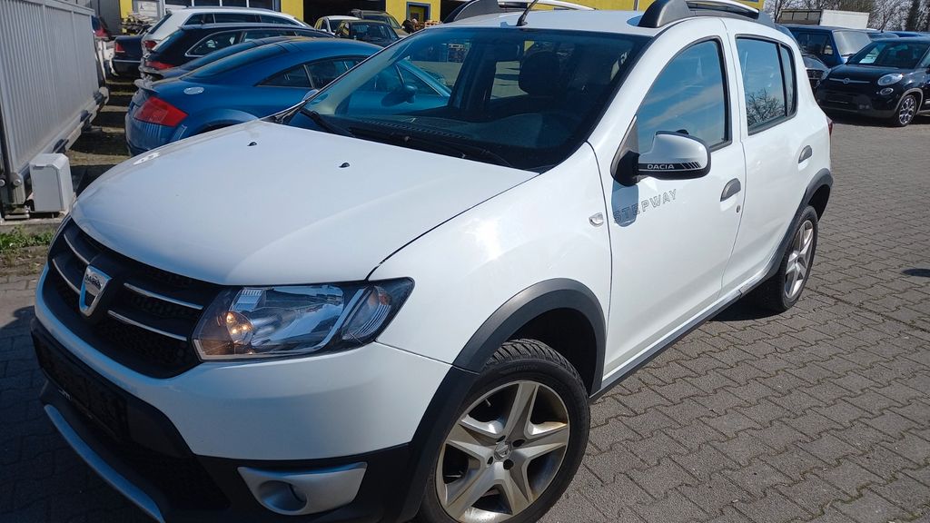 Dacia Sandero 178.000 km 3.950 &euro; Ludwigsburg 71642