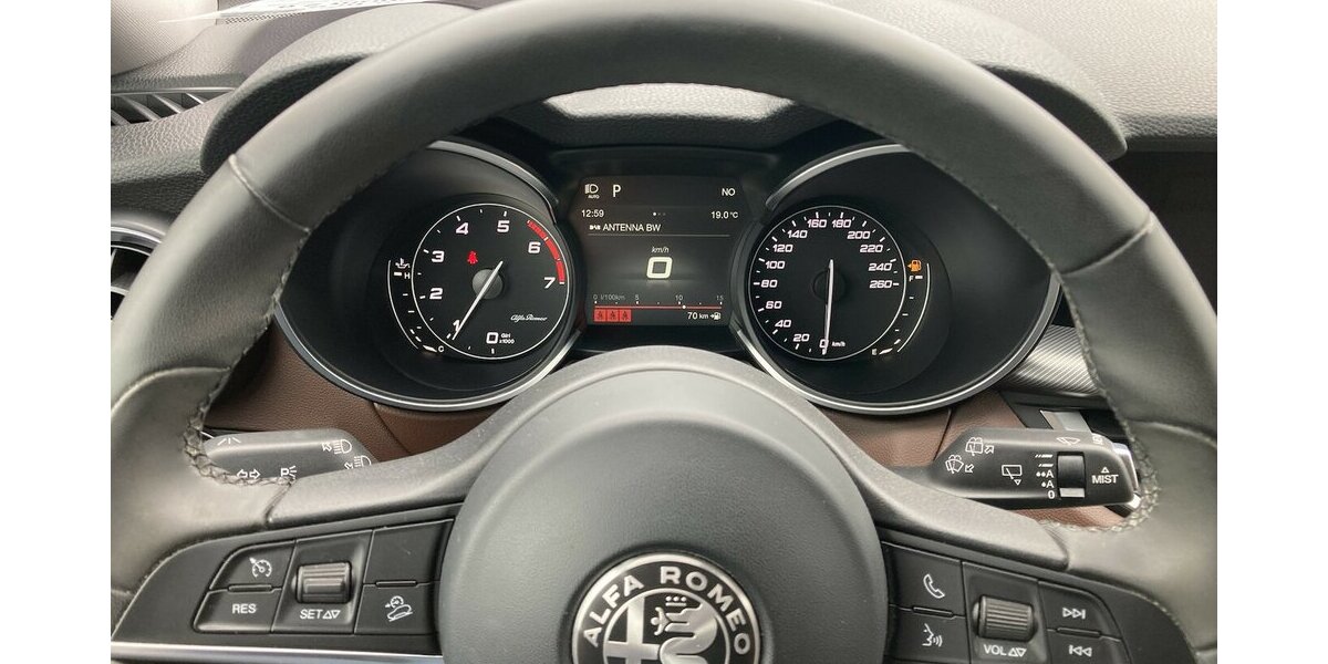 Alfa Romeo Stelvio Sprint 2.0 Turbo*2.Hand,Leder,Navi,Xenon 142.000 km 17.777 &euro; Schorndorf 73614