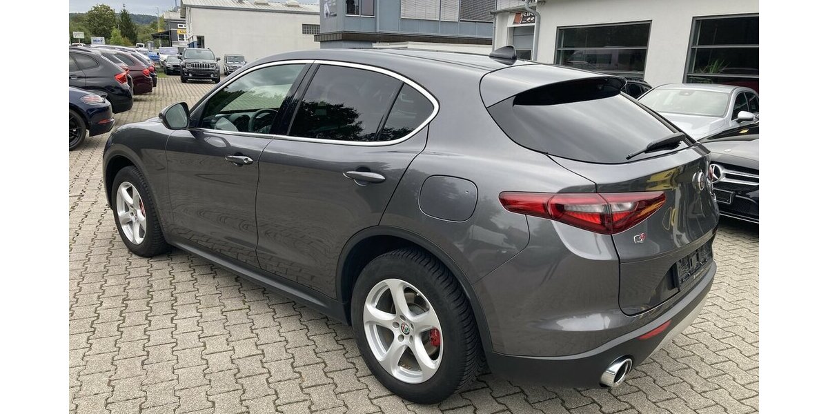 Alfa Romeo Stelvio Sprint 2.0 Turbo*2.Hand,Leder,Navi,Xenon 142.000 km 17.777 &euro; Schorndorf 73614