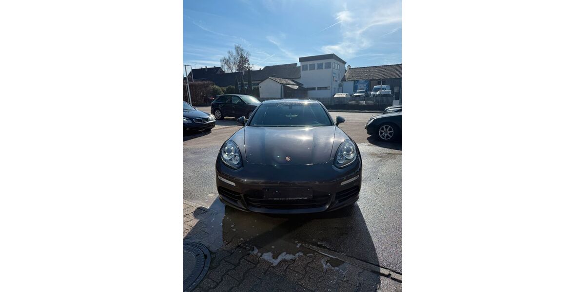 Porsche Panamera 189.875 km 26.900 &euro; Asperg 71679