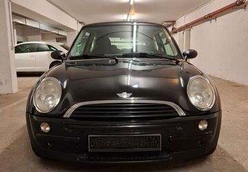 Mini ONE 166.000 km 800 &euro; Stuttgart 70186