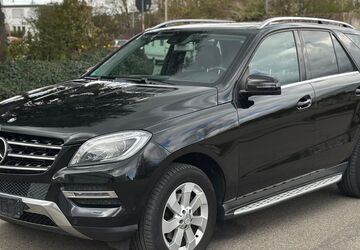 Mercedes-Benz ML 350 185.000 km 17.490 &euro; Möglingen 71696
