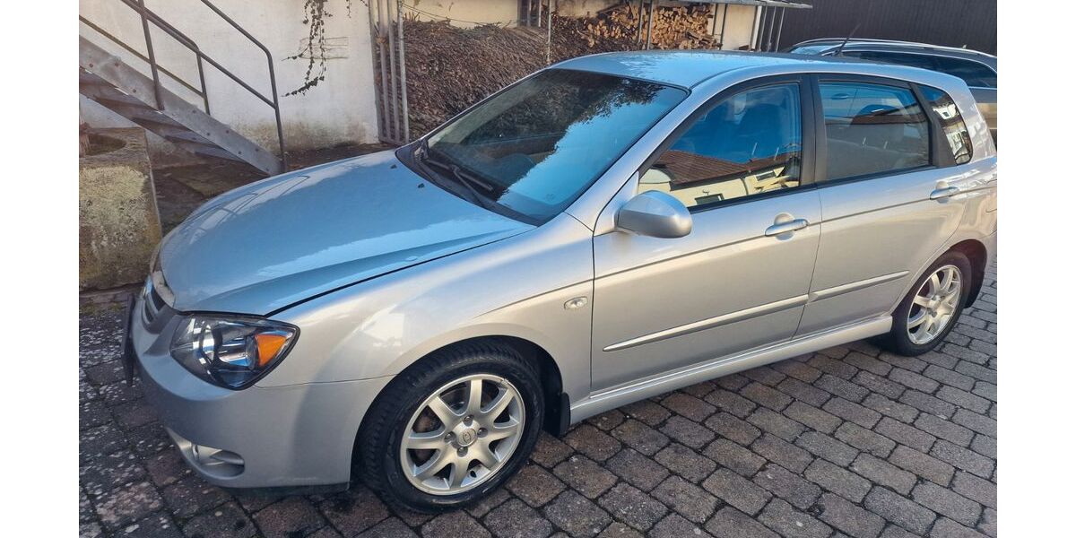 Kia Cerato 97.600 km 2.250 &euro; Untergruppenbach 74199