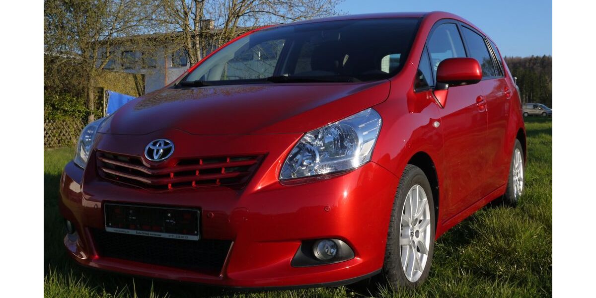 Toyota Verso 103.489 km 11.900 &euro; Dettenhausen bei Stuttgart 72135