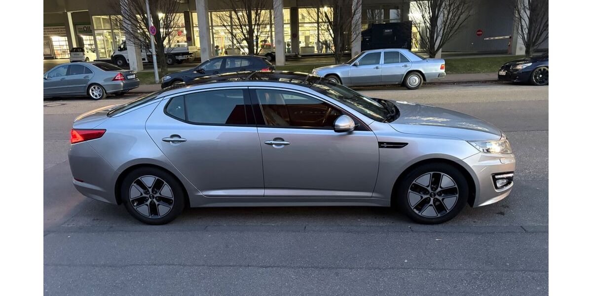Kia Optima 128.371 km 10.000 &euro; Stuttgart 70469