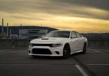 Dodge Charger 113.000 km 32.900 &euro; Plüderhausen 73655