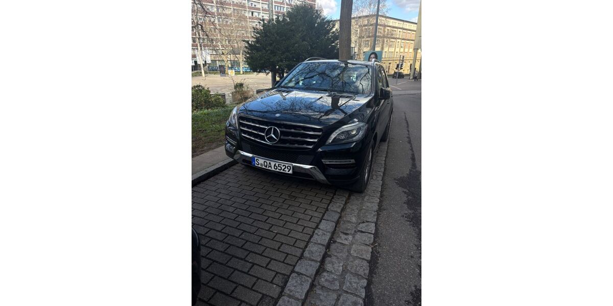 Mercedes-Benz ML 350 230.000 km 15.750 &euro; Stuttgart 70174