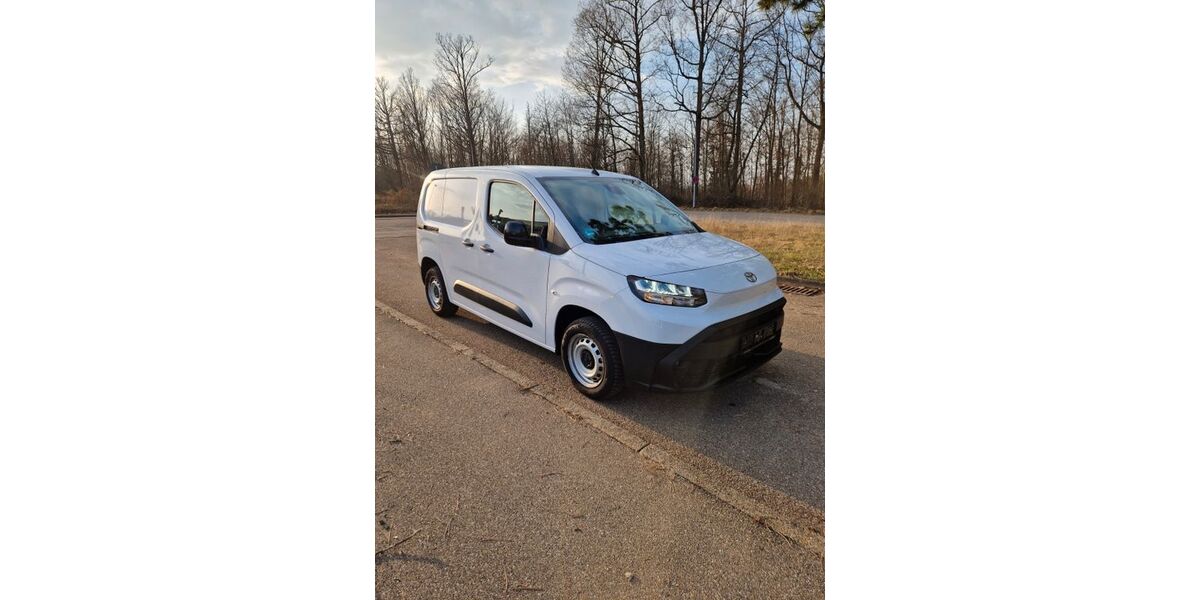 Toyota Proace City 39.350 km 16.999 &euro; Böblingen 71032