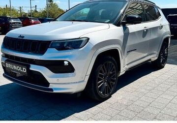 Jeep Compass 66.160 km 23.900 &euro; Stuttgart 70565